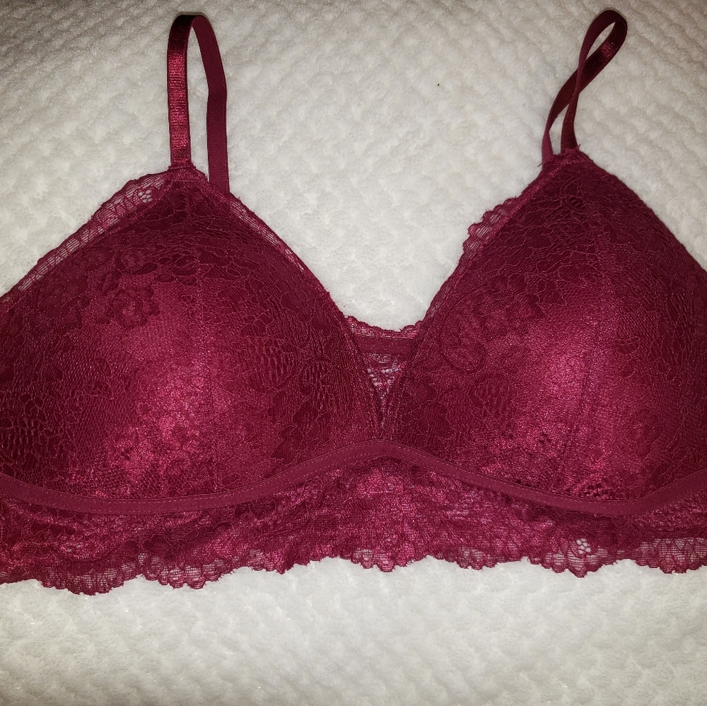 NWOT Marilyn Monroe, Lacy Maroon Bralette